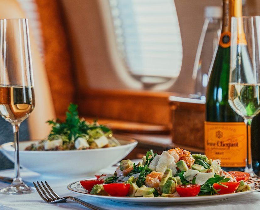 Passagier uit z'n plaat vanwege maaltijdkeuze, uit vliegtuig gezet