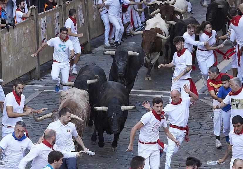 Nederlander gewond stierenrennen Pamplona
