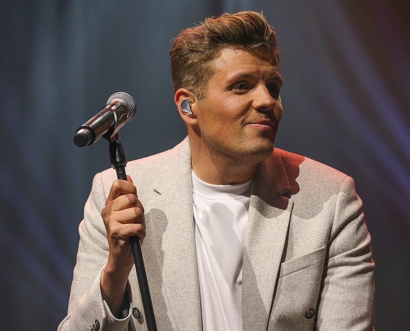 Jaap Reesema met microfoon