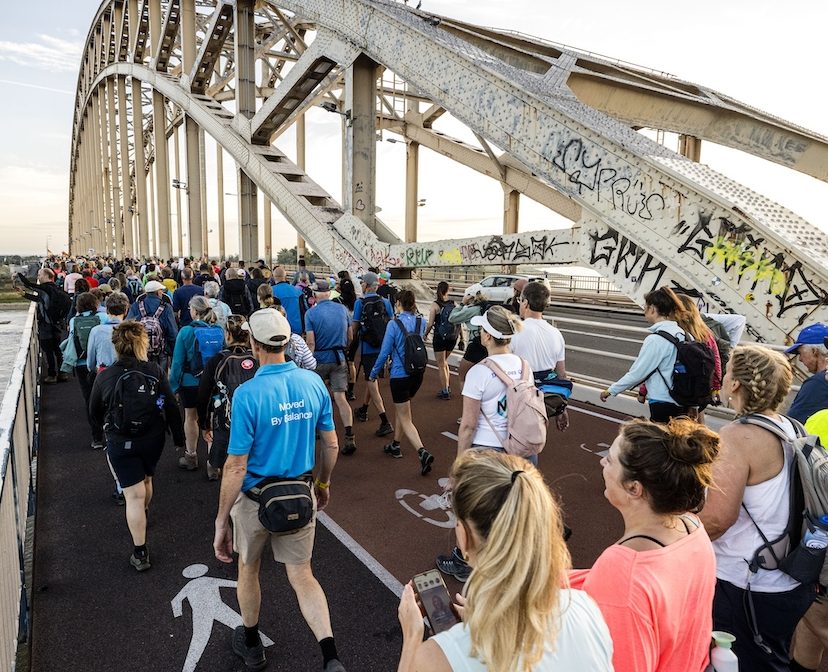 Deelnemers Vierdaagse woedend om safety car: 'Heel kinderachtig'