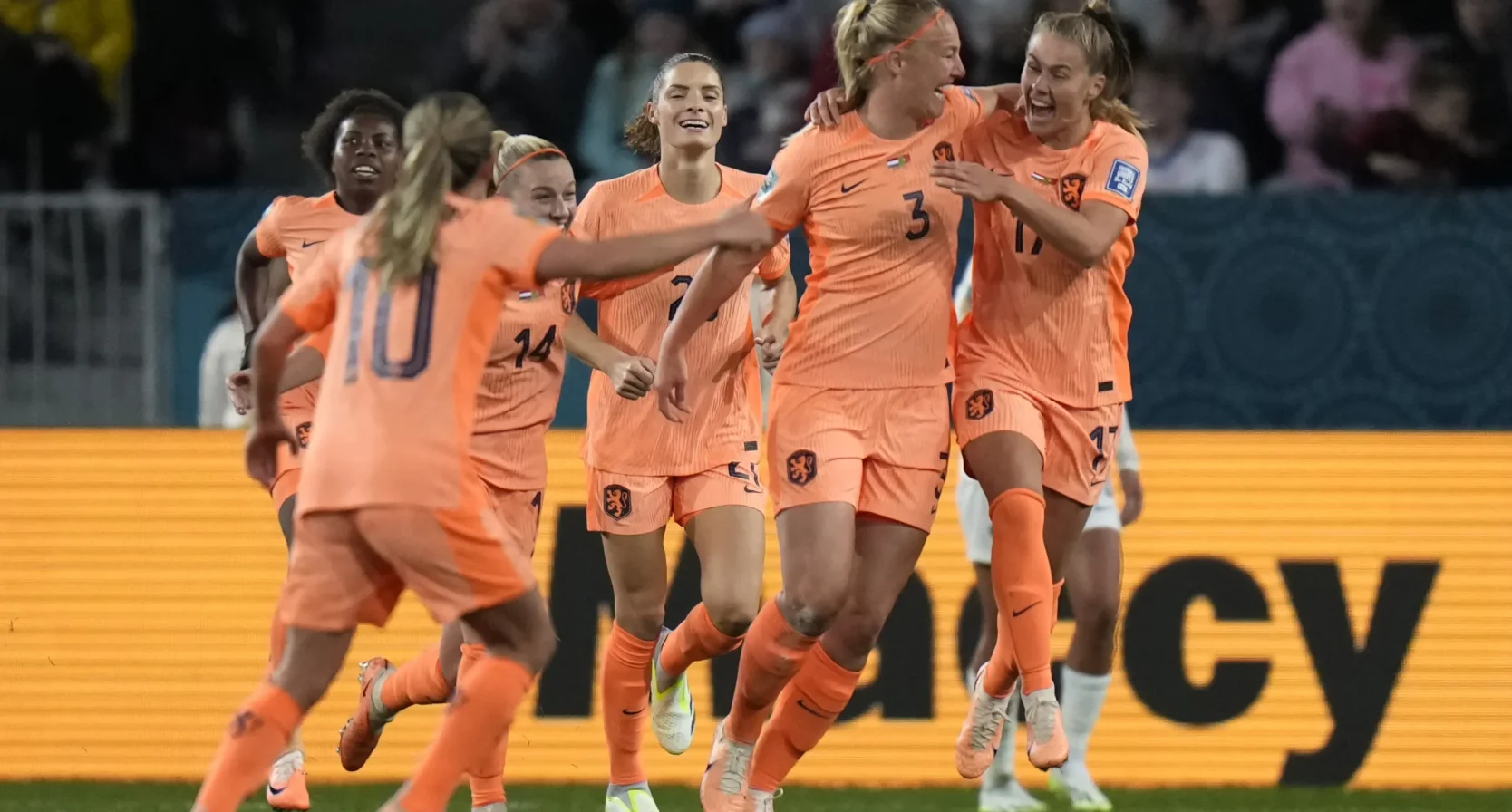 Oranje Leeuwinnen sterk van start op WK met zege op Portugal