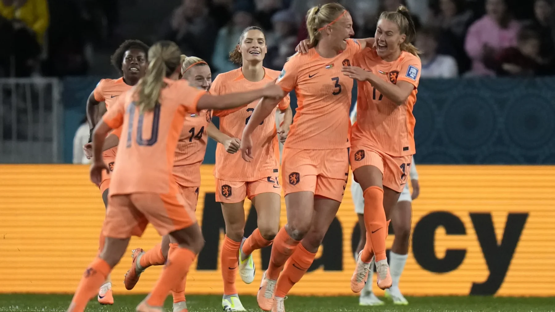 Oranje Leeuwinnen sterk van start op WK met zege op Portugal