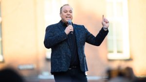 Thumbnail voor Frans Bauer vertelt hoe hij 32 kilo is afgevallen: 'De jonge Frans is herrezen'