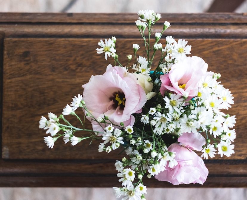 kist met bloemen limburg