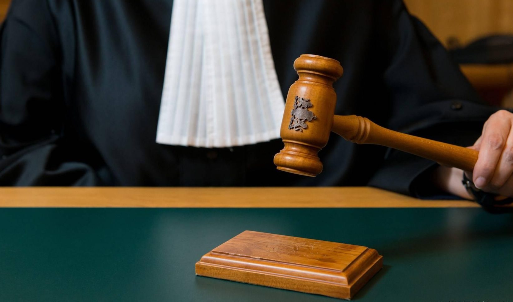 Acht geadopteerden slepen staat voor rechter om misstanden: 'Ze dragen een verkeerde naam of geboortedatum'