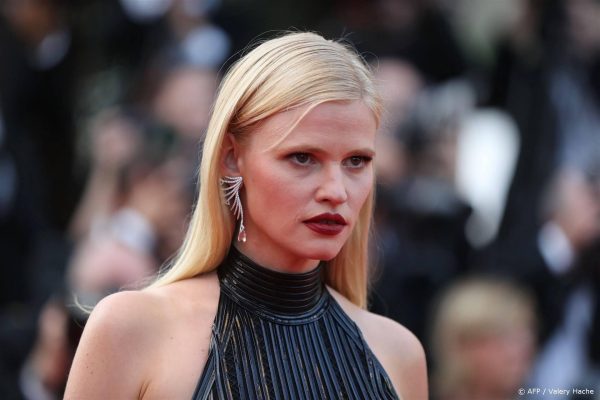 Nederlands model Lara Stone bevallen van zoon