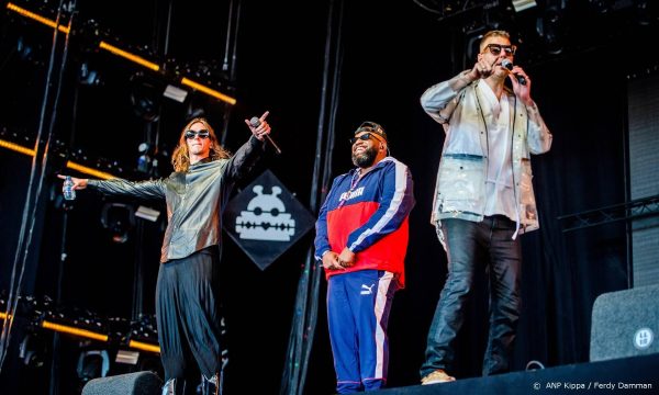 Jeugd van Tegenwoordig op het podium