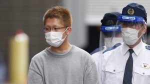 Thumbnail voor Brute aanval met mes: Japanse 'Joker' krijgt 23 jaar cel voor moordpogingen in trein