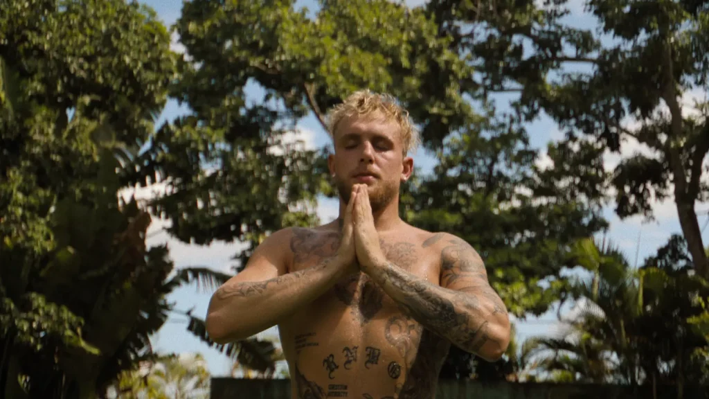 Jutta Leerdam filmt vechtpartij bij persconferentie Jake Paul