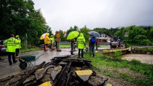 Thumbnail voor Vijf Nederlanders in Slovenië als vermist opgegeven na noodweer