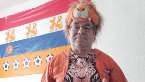 Thumbnail voor Tonny's huis is volledig versierd voor WK: 'Het zijn ónze Leeuwinnen'