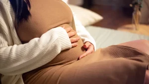 Thumbnail voor Gynaecoloog ziet cannabisgebruik onder zwangere vrouwen: 'Gevolgen voor de baby'