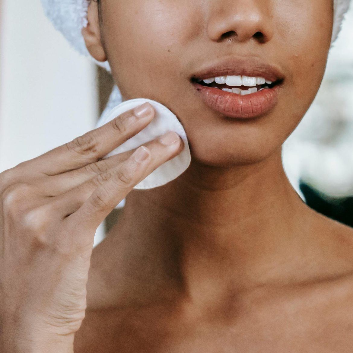 Micellair water, reinigingsmelk, cleanser: wat is het verschil en wat werkt nu het best voor jou?