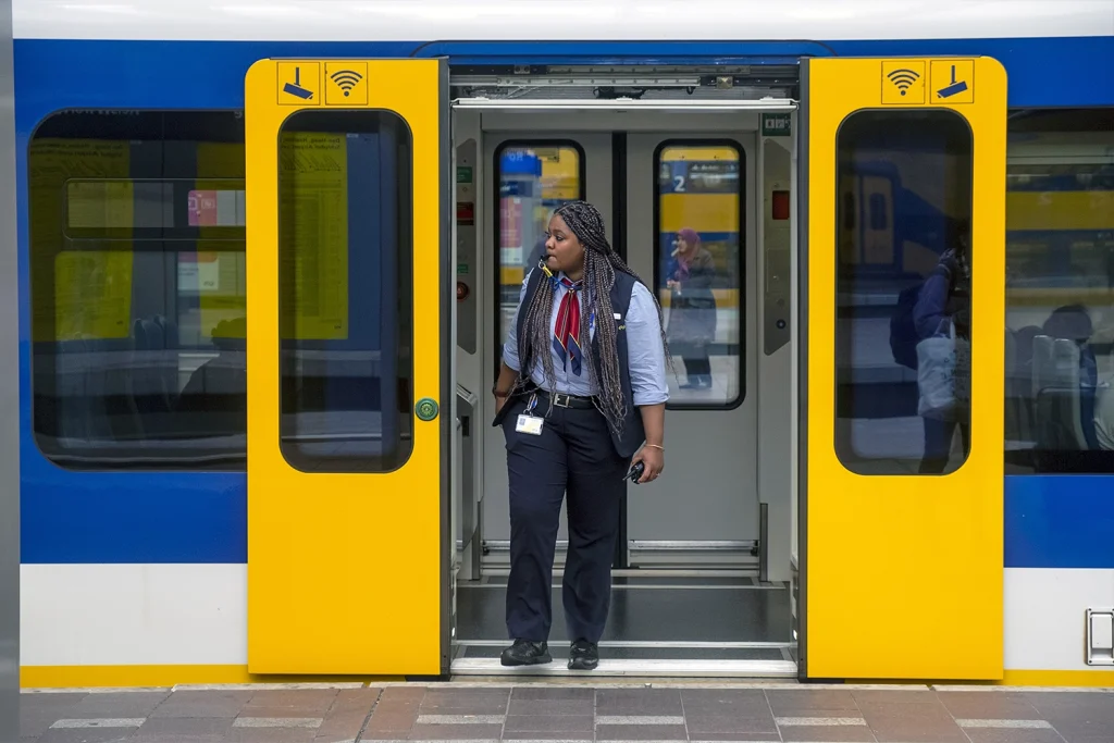 rotterdam blaak afgesloten urine