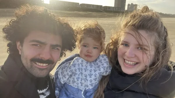 Rolstoelbus van Zora (2) is gestolen: 'Het voelt alsof we in een rare droom leven'