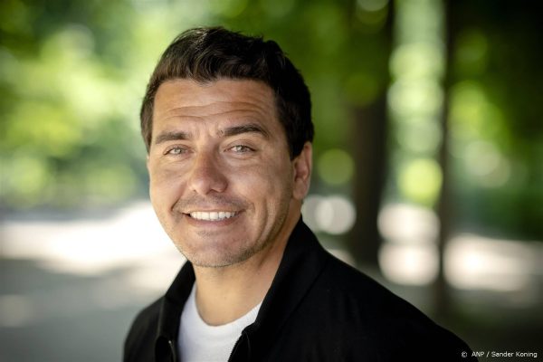 In de ban van de Televizier-Ring: Jan Smit en Peter Pannekoek presenteren Gala