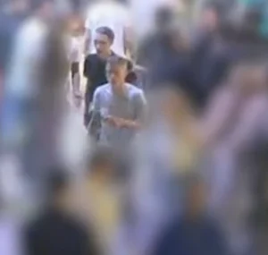 De twee daders op beelden van beveiligingscamera's