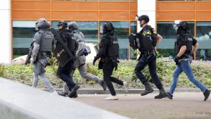 Thumbnail voor Drie dodelijke slachtoffers na schietpartijen Rotterdam: ook meisje (14) overleden aan verwondingen