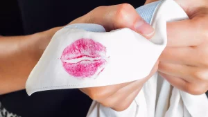 Thumbnail voor Céleste (27) pakte haar ex terug met, jawel, lippenstift: 'Hij werd gék'