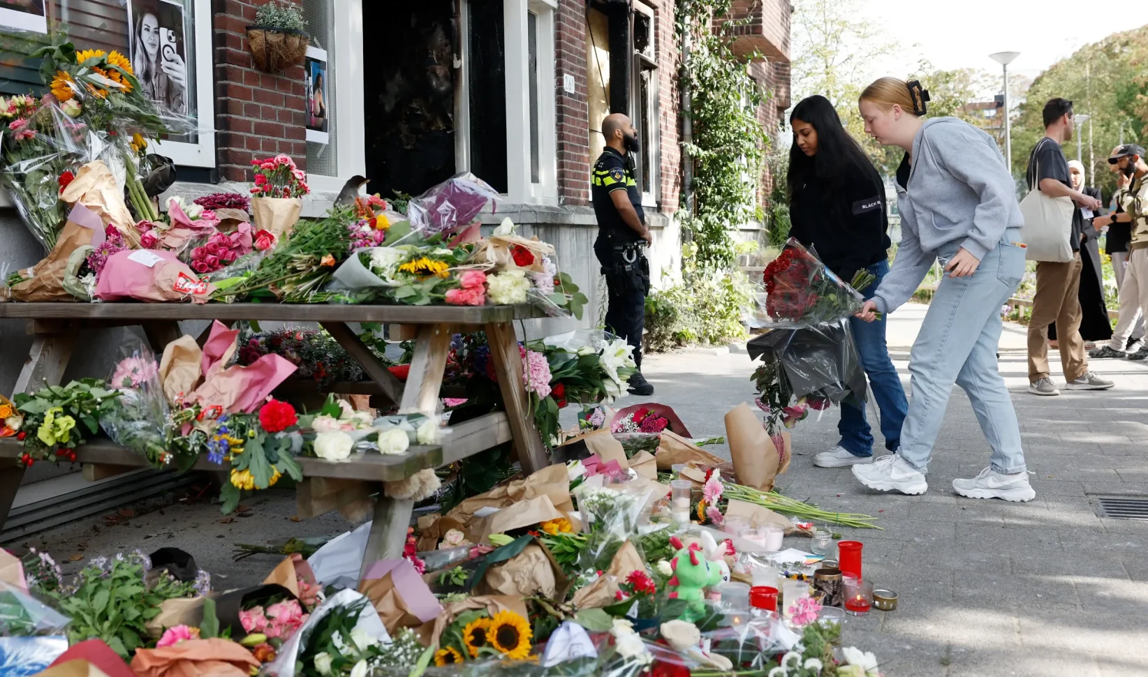 bloemenzee bij slachtoffers schietpartij door Fouad L.