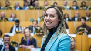 Fractievoorzitter van D66 Amsterdam moet ontslag nemen vanwege zwangerschap: 'Zo ging het in de jaren vijftig'