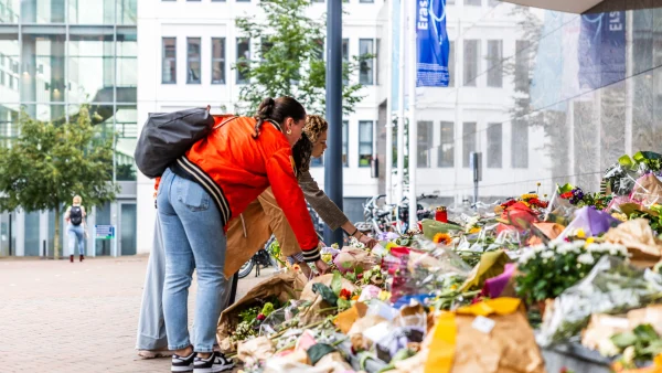 Bloemen bij het ziekenhuis