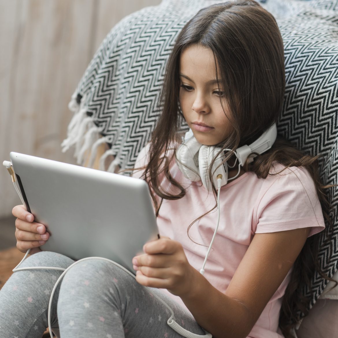 Steeds meer kinderen bang voor de oorlog: zó ga je hier als ouder mee om
