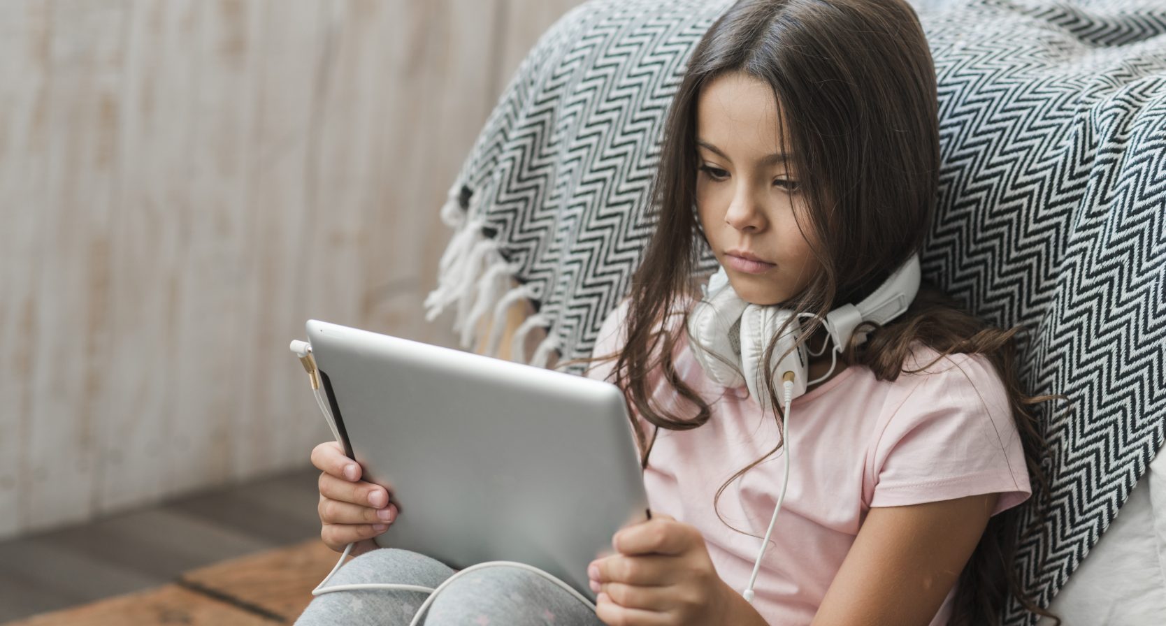Steeds meer kinderen bang voor de oorlog: zó ga je hier als ouder mee om