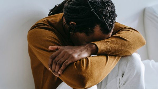Waarom mannen van middelbare leeftijd grootste risicogroep zijn bij suïcide: 'We zijn vaak te laat'