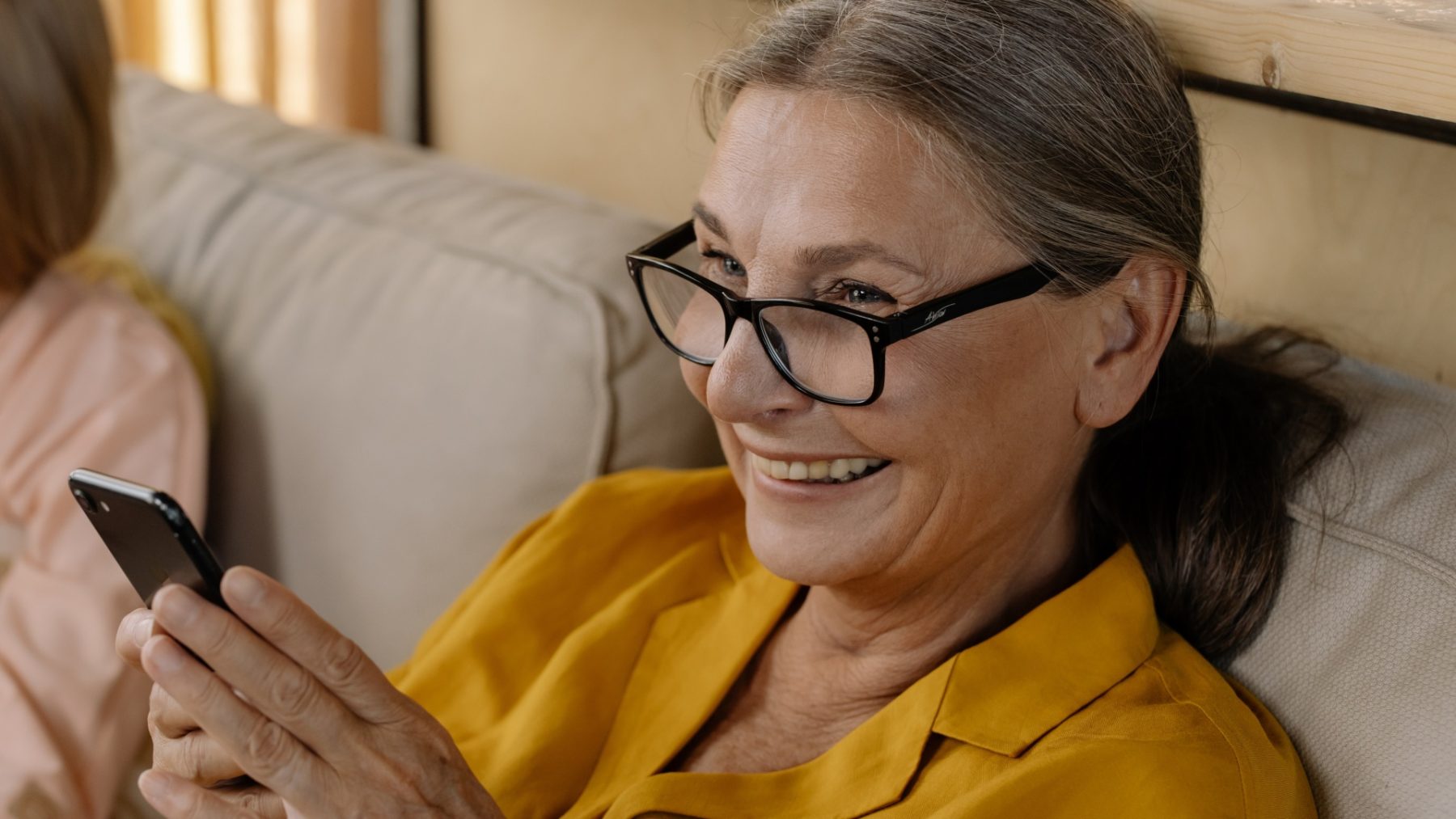 De telefooncirkel is voor ouderen onmisbaar: 'Zo lig je hooguit 24 uur dood in je flat'