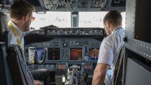 Thumbnail voor Piloten in 'Zembla' over angstcultuur bij vliegmaatschappijen: 'Het zijn maffiaorganisaties, als je praat ga je er aan'