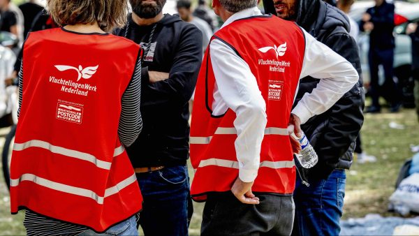 Veroordeelde IS'er kreeg VOG en werkte jaar lang voor Vluchtelingenwerk Nederland
