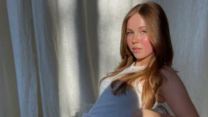 Thumbnail voor Rhodé Kok over authenticiteit en trends op social media: 'Ik ben absoluut géén it-girl'