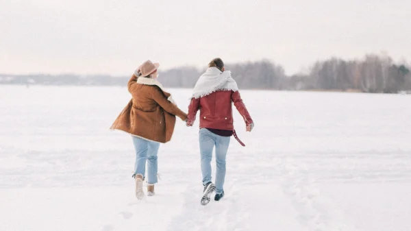 In 'Winter Vol Liefde' gaan kandidaten op zoek naar de liefde in winterse landen