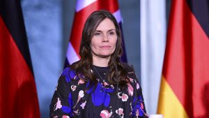 Thumbnail voor Vrouwen in IJsland leggen werk neer voor meer gendergelijkheid, ook premier doet mee