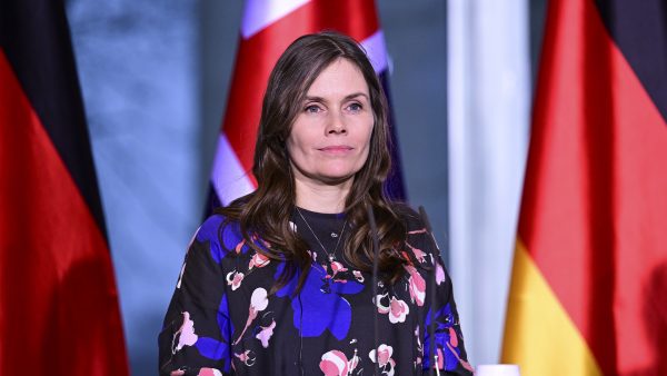 Vrouwen in IJsland leggen werk neer voor meer gendergelijkheid, ook premier doet mee