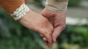 Thumbnail voor Urbain (90) en Anne Marie (87) kozen samen voor euthanasie: 'We hielden met z'n vieren elkaars hand vast'