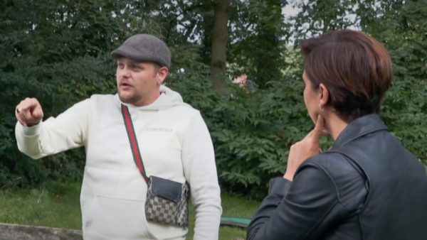 Verdachte verraadt zijn broer én zichzelf bij confrontatie in 'Online criminelen ontmaskerd'