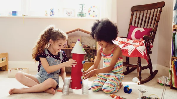 Spelende kinderen op de kinderopvang