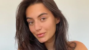 Thumbnail voor Dominique (26) zoekt nieuwe vriendinnen via TikTok: 'Om dromen en doelen te delen'