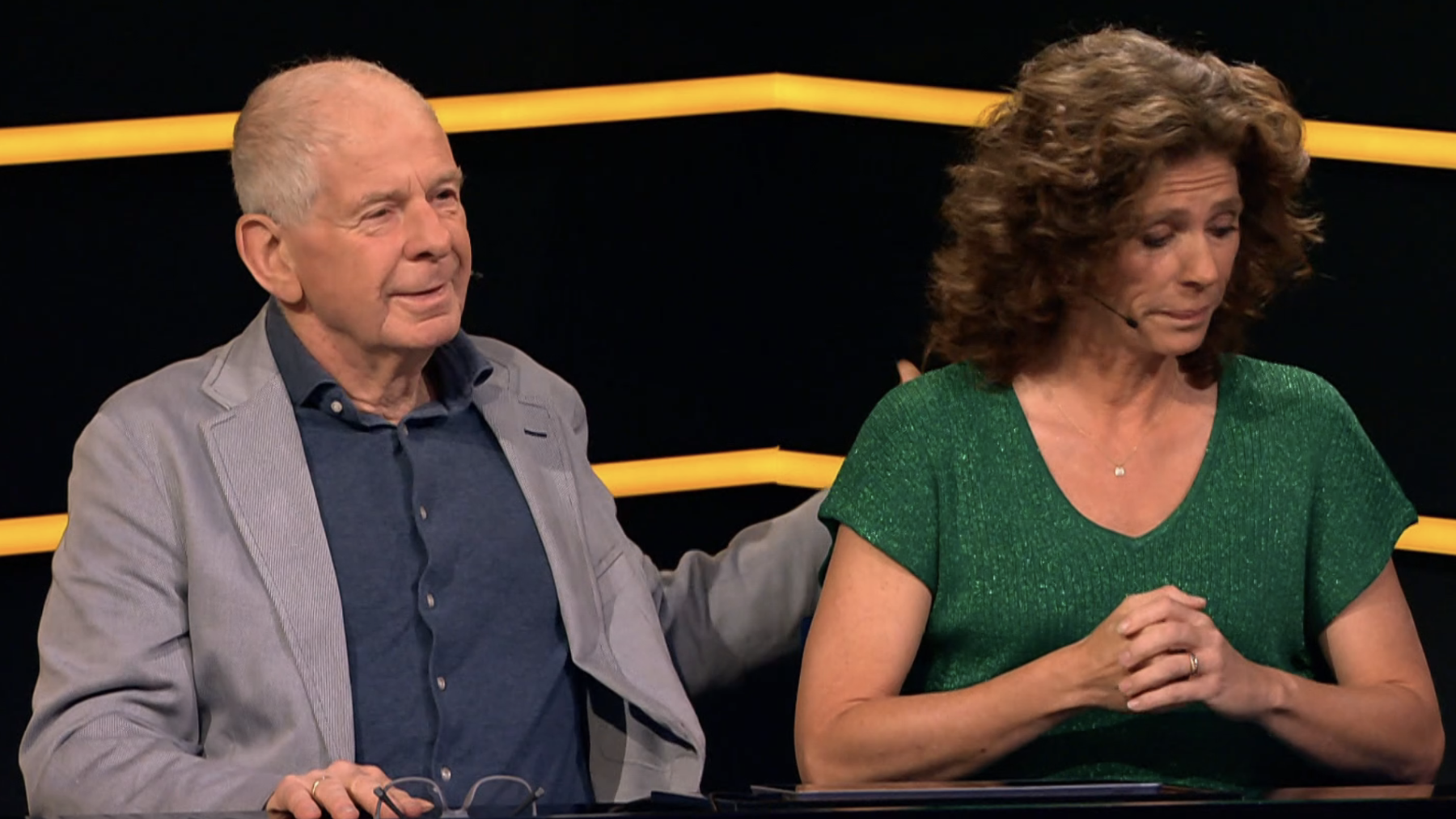 barbara barend naast Frits barend