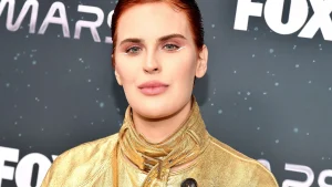 Thumbnail voor Dochter Bruce in 'The Drew Barrymore Show' over zieke vader: 'Hopelijk helpt onze openheid ook anderen'