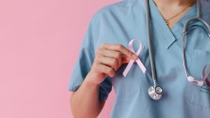 Thumbnail voor Vrouwen die geen borstreconstructie willen na borstkanker soms ontmoedigd door arts: 'Zou me depressief maken'