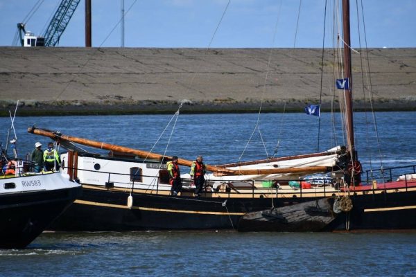 zeilschip met giekbreuk