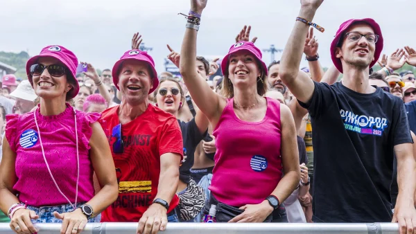 Toeschouwers tijdens het festival Pinkpop