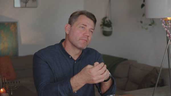 Dennis van der Geest gaat langs bij de nabestaanden van Frederika in 'Waar is mijn Erfenis?'