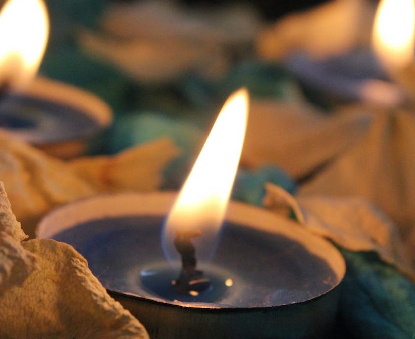 Besloten afscheid van verongelukte zusjes (12 en 14) uit Hilversum