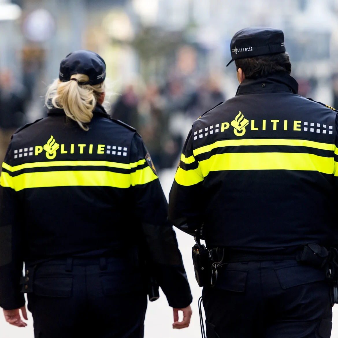 politieagenten op straat