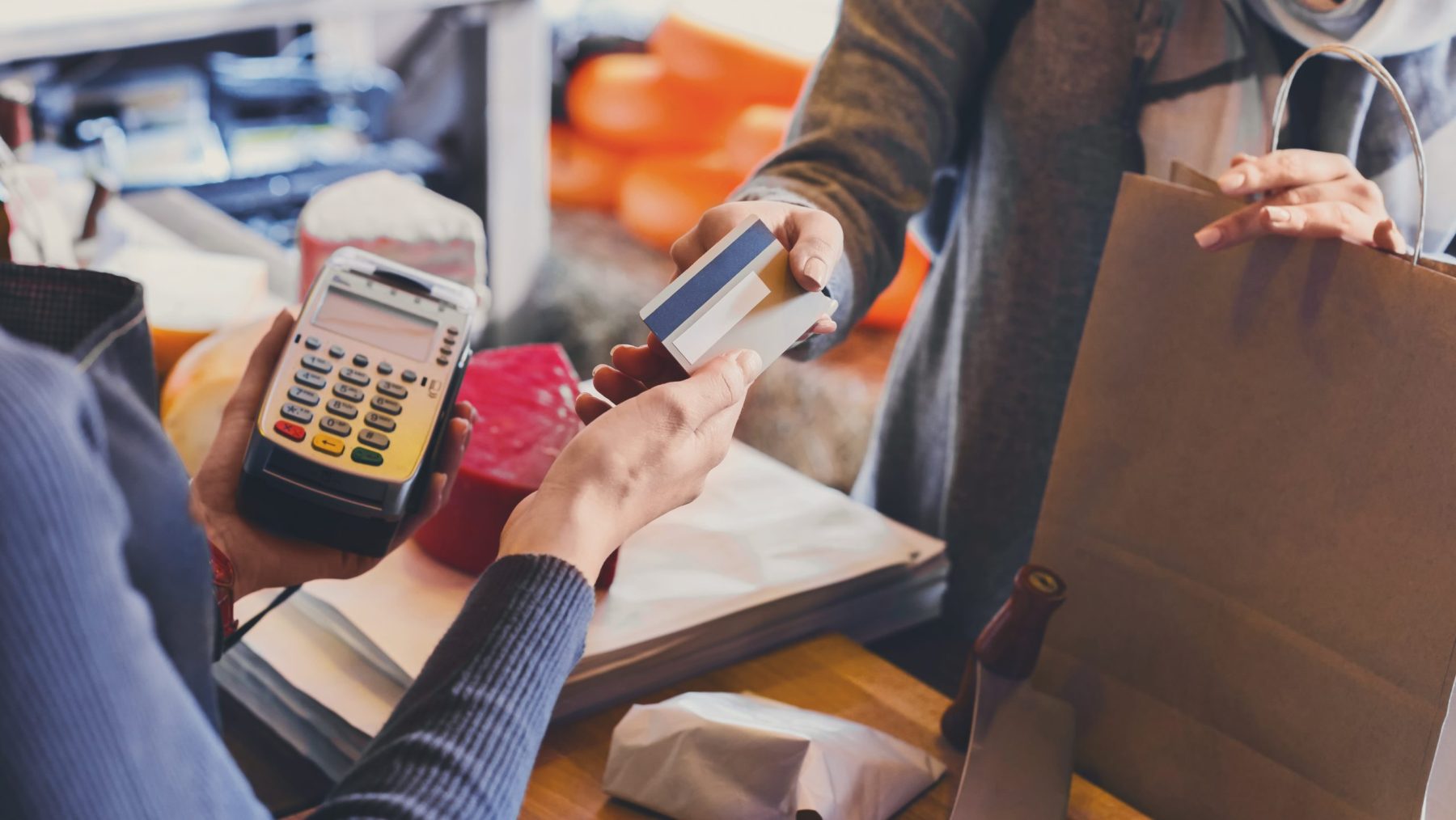 Recordaantal pinbetalingen bij kassa op zaterdag voor kerst