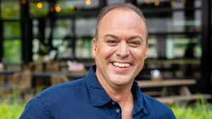 Thumbnail voor Frans Bauer wordt 50 vandaag (en zó zag hij eruit als kind)